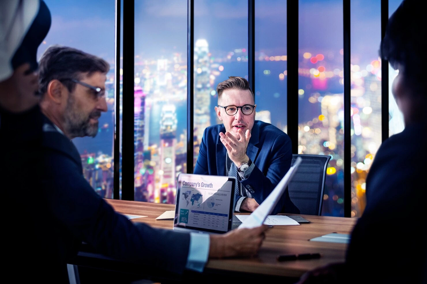 business-meeting-night_53876-89025